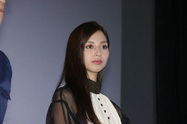 中条あやみの美スマイル！『正しいバスの見分けかた』『なれない二人』初日舞台あいさつ（3枚目）