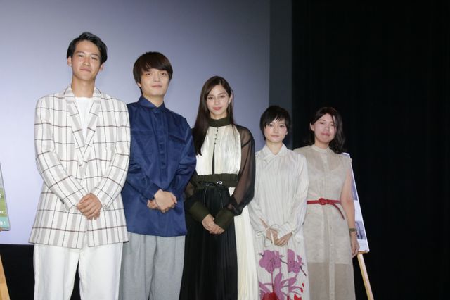 中条あやみの美スマイル！『正しいバスの見分けかた』『なれない二人』初日舞台あいさつ（4枚目）