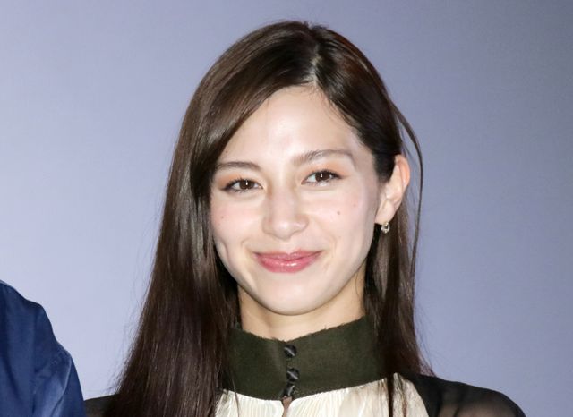 中条あやみの美スマイル！『正しいバスの見分けかた』『なれない二人』初日舞台あいさつ（12枚目）