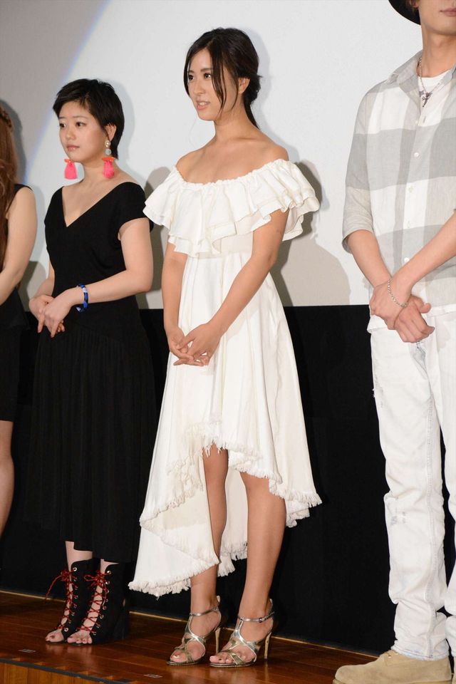 元AKB48・冨手麻妙、ハプニングバーを初体験！　画像ギャラリー（9枚目）