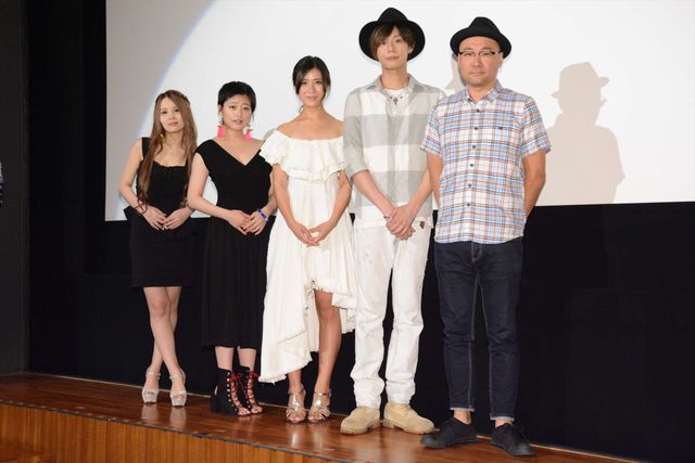 元AKB48・冨手麻妙、ハプニングバーを初体験！　画像ギャラリー（11枚目）