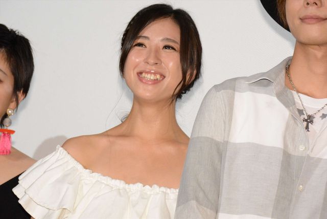 元AKB48・冨手麻妙、ハプニングバーを初体験！　画像ギャラリー（13枚目）