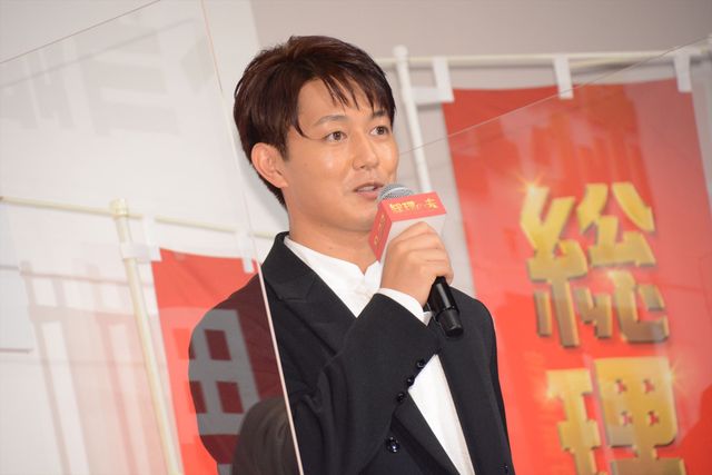 中谷美紀、神々しい美しさで田中圭らを圧倒！『総理の夫』初日舞台あいさつ（8枚目）