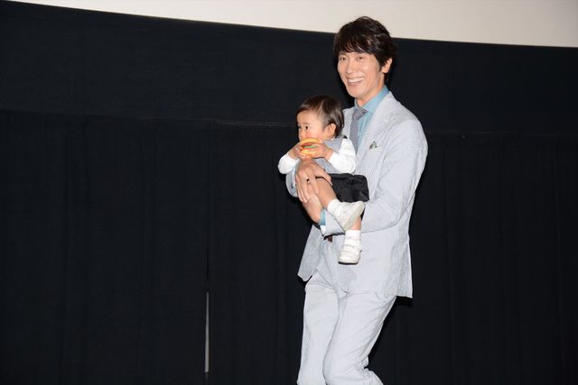 佐々木蔵之介、パパの笑み！『夫婦フーフー日記』完成披露上映イベントフォトギャラリー（7枚目）