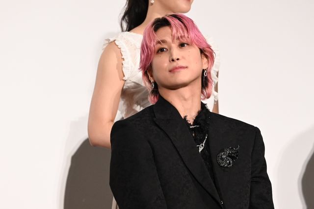 土屋太鳳、肩出し美ドレスで佐久間大介らと登壇！『マッチング TRUE LOVE』完成披露の様子（8枚目）