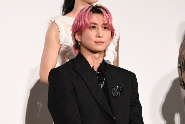 土屋太鳳、肩出し美ドレスで佐久間大介らと登壇！『マッチング TRUE LOVE』完成披露の様子（10枚目）