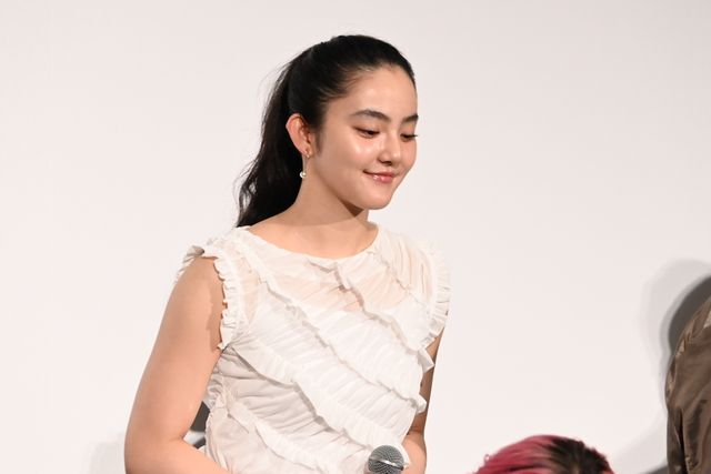 土屋太鳳、肩出し美ドレスで佐久間大介らと登壇！『マッチング TRUE LOVE』完成披露の様子（13枚目）