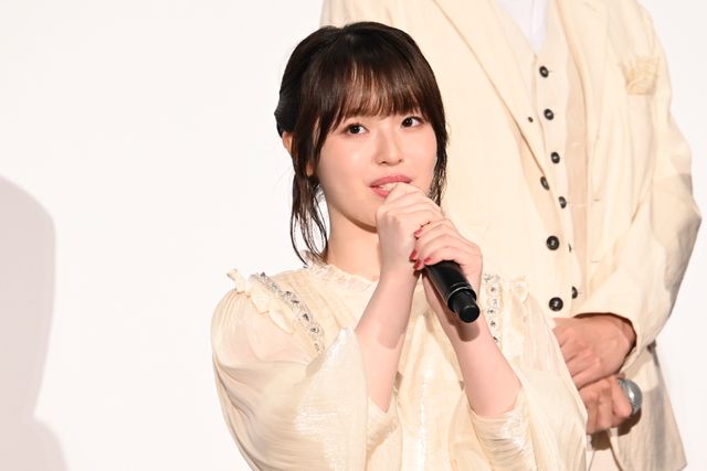 土屋太鳳、肩出し美ドレスで佐久間大介らと登壇！『マッチング TRUE LOVE』完成披露の様子（16枚目）