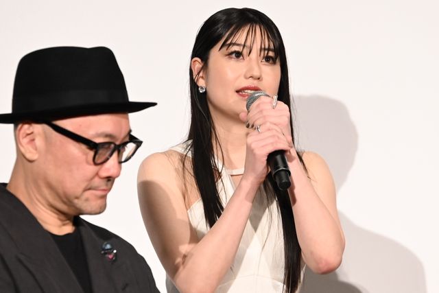 土屋太鳳、肩出し美ドレスで佐久間大介らと登壇！『マッチング TRUE LOVE』完成披露の様子（23枚目）