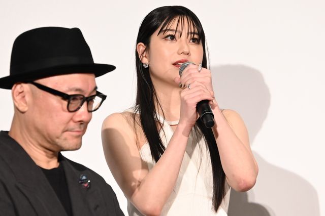 土屋太鳳、肩出し美ドレスで佐久間大介らと登壇！『マッチング TRUE LOVE』完成披露の様子（24枚目）