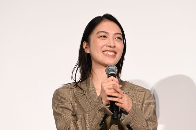 土屋太鳳、肩出し美ドレスで佐久間大介らと登壇！『マッチング TRUE LOVE』完成披露の様子（34枚目）