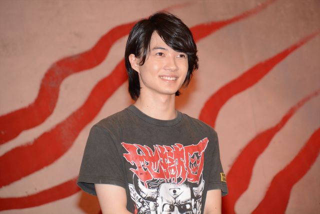 長瀬智也×クドカン×神木隆之介『TOO YOUNG TO DIE!』クランクアップ会見（6枚目）