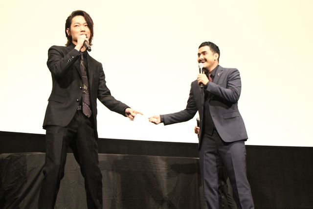 綾野剛が狙い撃ち！『日本で一番悪い奴ら』初日フォトギャラリー（11枚目）