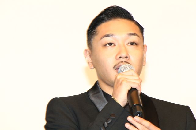 綾野剛が狙い撃ち！『日本で一番悪い奴ら』初日フォトギャラリー（16枚目）