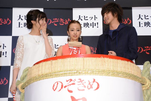 板野友美、ドッキリ仕掛けられるも「薄々感じていた」…『のぞきめ』初日舞台あいさつギャラリー（10枚目）