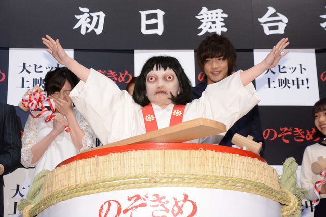 板野友美、ドッキリ仕掛けられるも「薄々感じていた」…『のぞきめ』初日舞台あいさつギャラリー（13枚目）