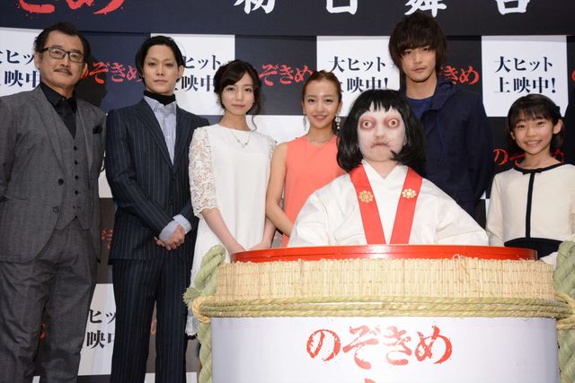 板野友美、ドッキリ仕掛けられるも「薄々感じていた」…『のぞきめ』初日舞台あいさつギャラリー（14枚目）