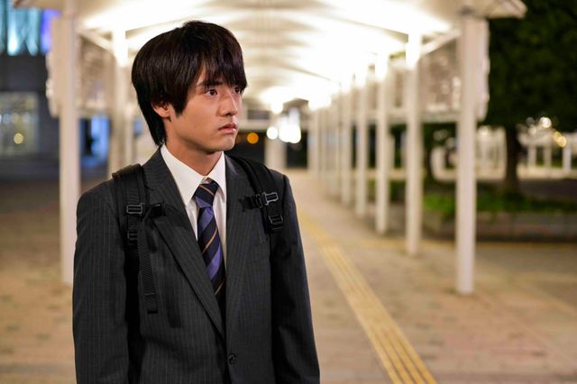 黒沢、安達を見つめすぎ！「30歳まで童貞だと魔法使いになれるらしい」第6話場面カット（7枚目）