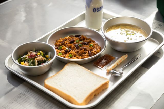 エビぞりがキレッキレ！「おいしい給食 season3」第1話場面写真（7枚目）