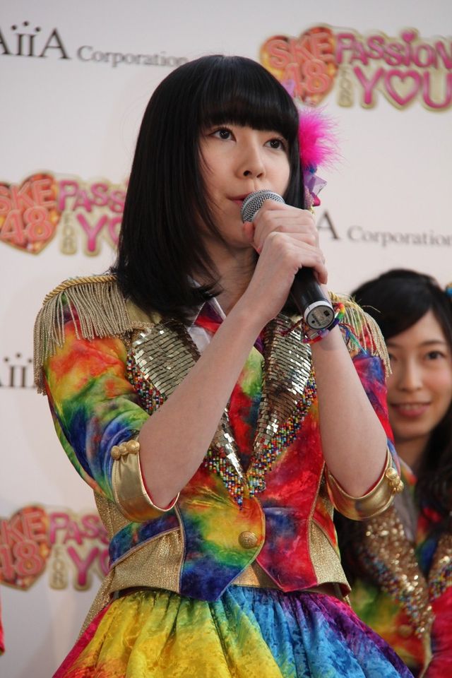 カラフルな衣装でナマ脚がまぶしい！SKE48松井珠理奈らフォトギャラリー（2枚目）