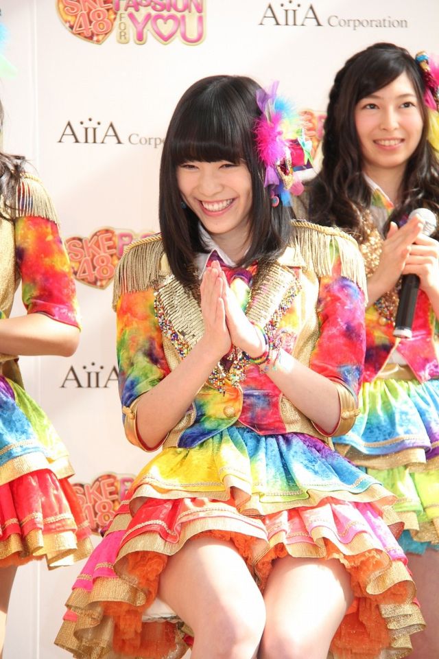 カラフルな衣装でナマ脚がまぶしい！SKE48松井珠理奈らフォトギャラリー（5枚目）