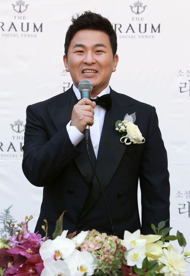 ホ・ガク、挙式で満面の笑み!フォトギャラリー:フォトギャラリー