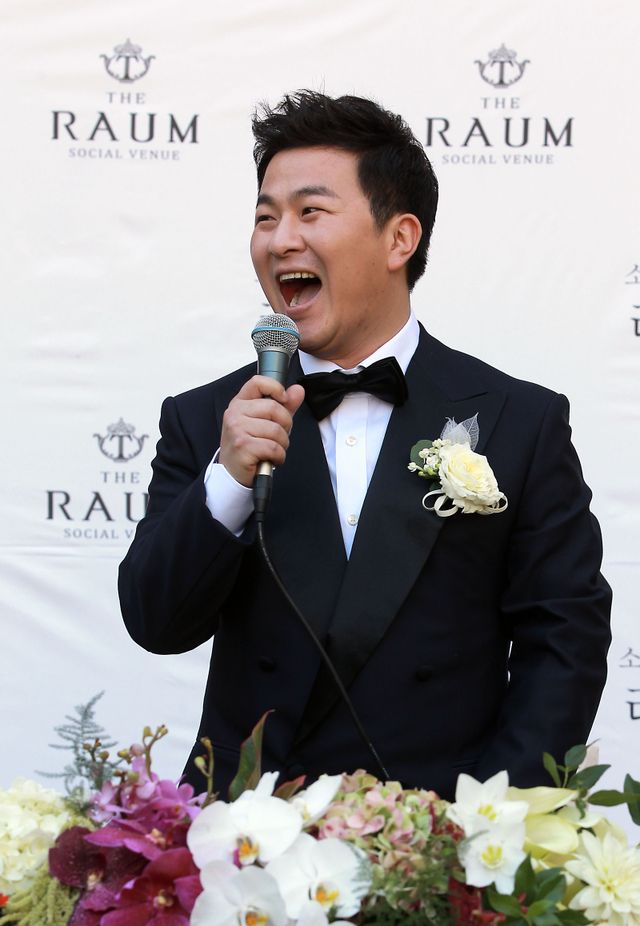 ホ・ガク、挙式で満面の笑み！フォトギャラリー（3枚目）