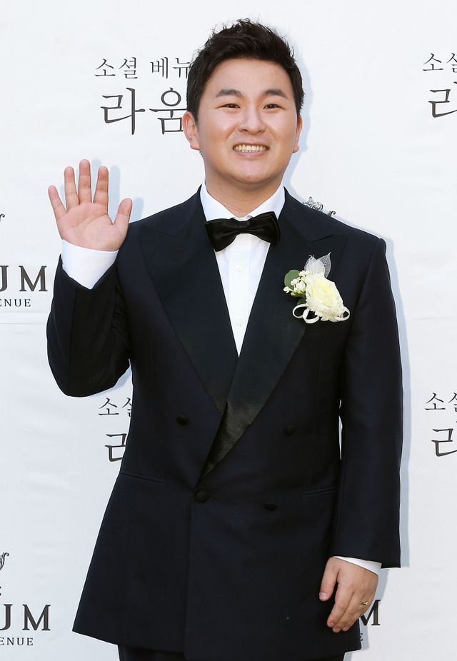 ホ・ガク、挙式で満面の笑み！フォトギャラリー（6枚目）