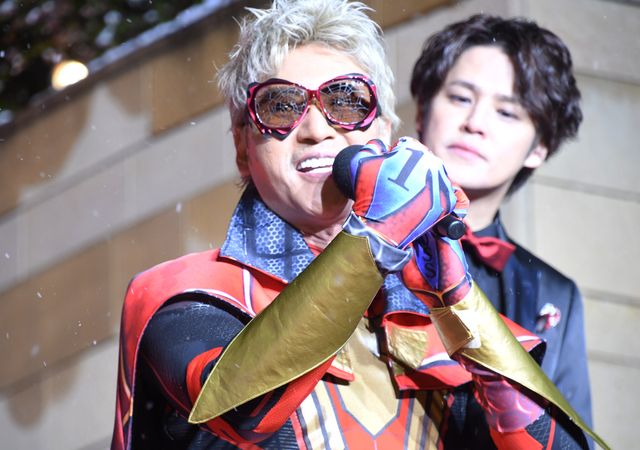 さすがBIGBOSS！新庄剛志、スパイダーマンスーツでド派手に登場（3枚目）