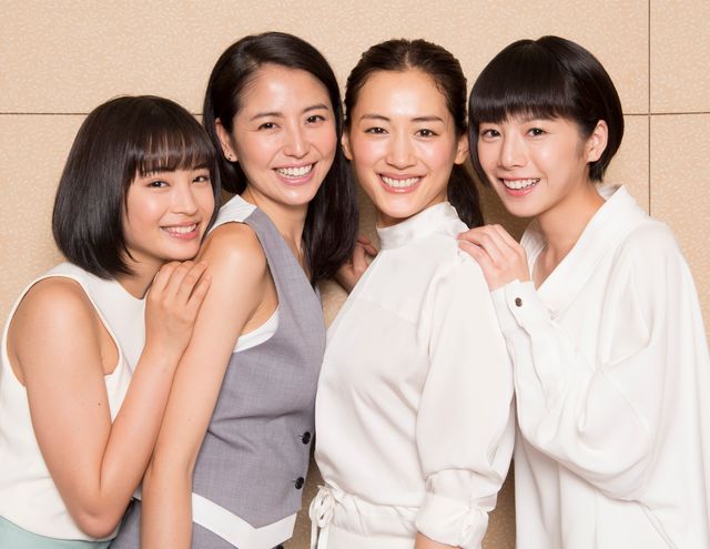 4姉妹を演じた広瀬すず、長澤まさみ、綾瀬はるか、夏帆（写真：吉岡希鼓斗）