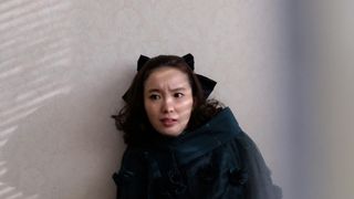 「岸辺露伴」新作ドラマ“何かがおかしい”漫画家・西恩ミカの仕事場を公開