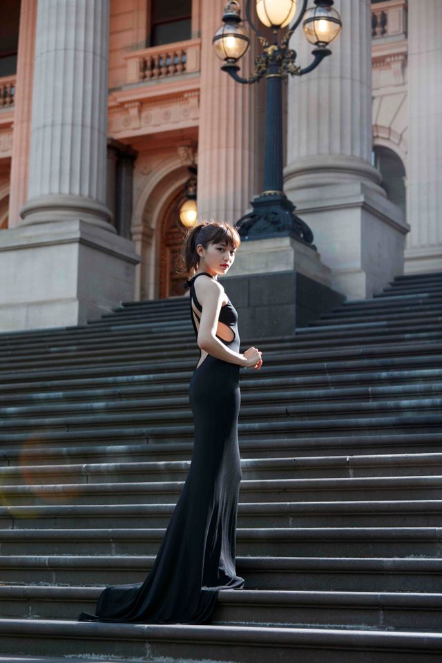 大胆な水着ショットも！【全5枚】川口春奈10thアニバーサリーイヤー企画フォトギャラリー（4枚目）