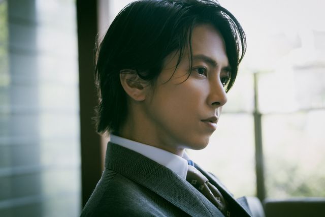 横顔も美しい…山下智久、撮りおろしカット：フォトギャラリー