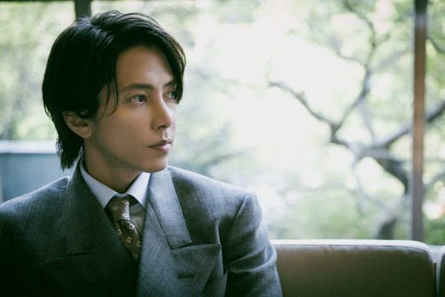 横顔も美しい…山下智久、撮りおろしカット（8枚目）