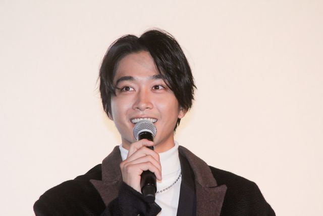 稲垣吾郎、新垣結衣ら『正欲』最優秀監督賞受賞の岸監督を祝福！（13枚目）