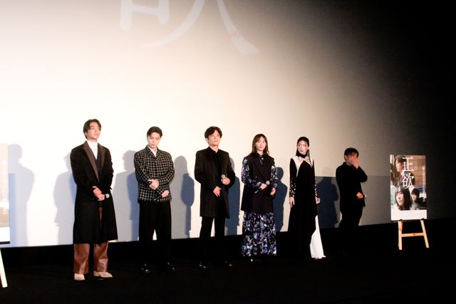 稲垣吾郎、新垣結衣ら『正欲』最優秀監督賞受賞の岸監督を祝福！（15枚目）