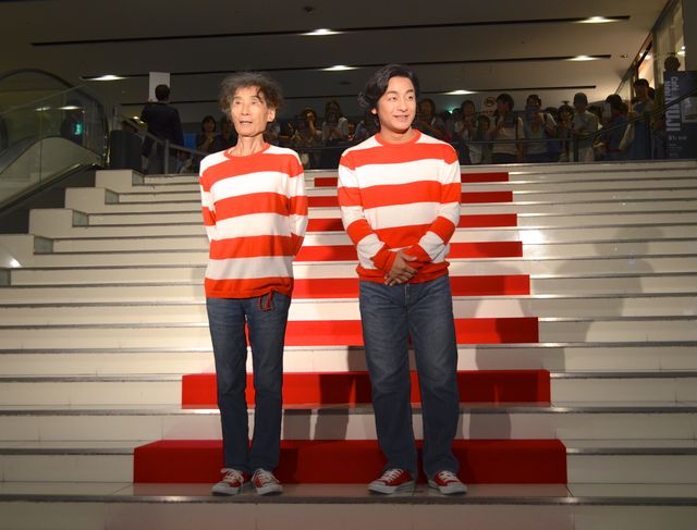 片岡愛之助＆楳図かずお、赤白ボーダーで仲良く登場！フォトギャラリー：フォトギャラリー