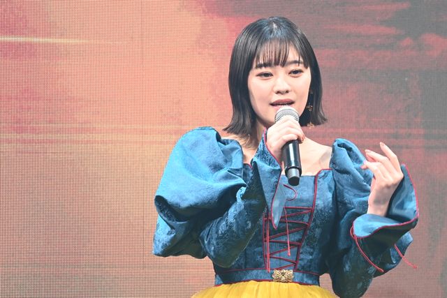 吉柳咲良、白雪姫ドレスで圧巻のパフォーマンス！月城かなと、浪川大輔ら吹替版キャスト集合（3枚目）