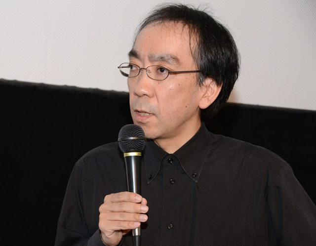 笑顔を見せる新垣隆氏　映画『抱擁』舞台あいさつフォトギャラリー（14枚目）