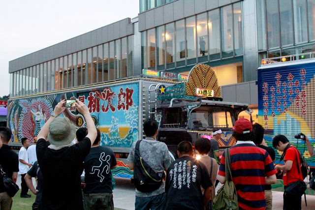 ド派手なデコトラが『トラック野郎』監督のために集結！フォトギャラリー（3枚目）