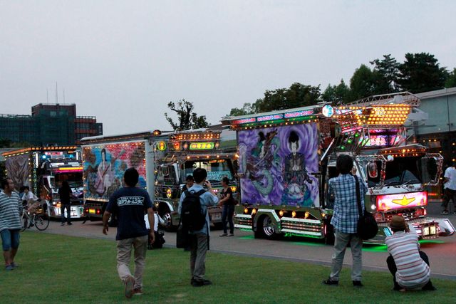 ド派手なデコトラが『トラック野郎』監督のために集結！フォトギャラリー（4枚目）