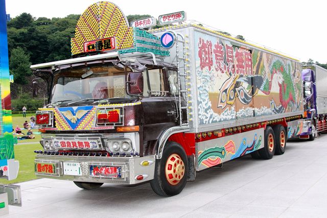 ド派手なデコトラが『トラック野郎』監督のために集結！フォトギャラリー（7枚目）