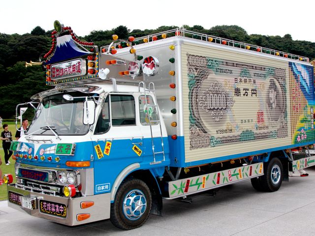 ド派手なデコトラが『トラック野郎』監督のために集結！フォトギャラリー（8枚目）