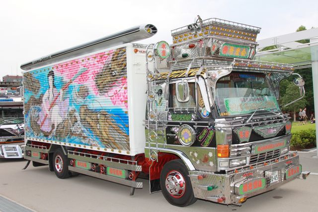 ド派手なデコトラが『トラック野郎』監督のために集結！フォトギャラリー（9枚目）