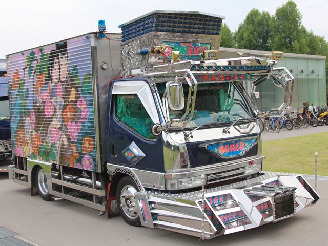 ド派手なデコトラが『トラック野郎』監督のために集結！フォトギャラリー（15枚目）