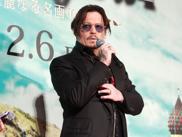 婚約者同伴のジョニー・デップが日本のファンと触れ合う！フォトギャラリー（3枚目）