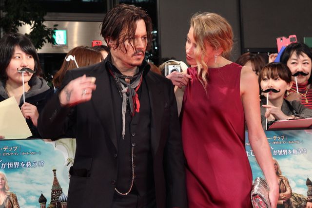 婚約者同伴のジョニー・デップが日本のファンと触れ合う！フォトギャラリー（11枚目）