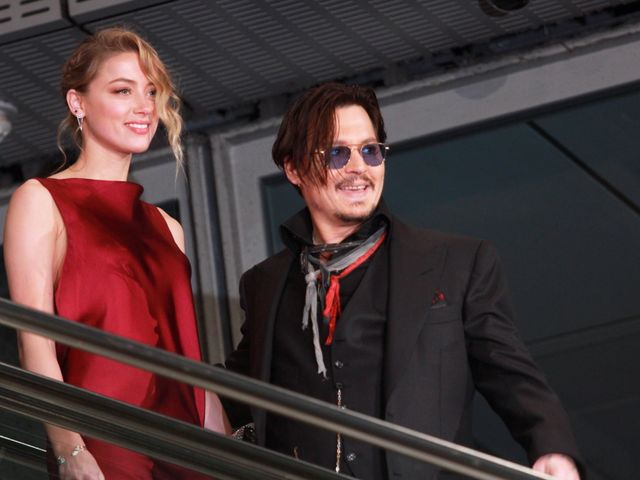 婚約者同伴のジョニー・デップが日本のファンと触れ合う！フォトギャラリー（15枚目）