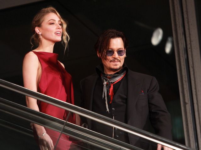 婚約者同伴のジョニー・デップが日本のファンと触れ合う！フォトギャラリー（16枚目）