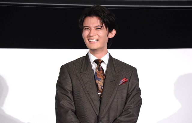 芦田愛菜、純白の美ドレスで阿部寛らと登壇！『俺ではない炎上』完成披露試写会（8枚目）